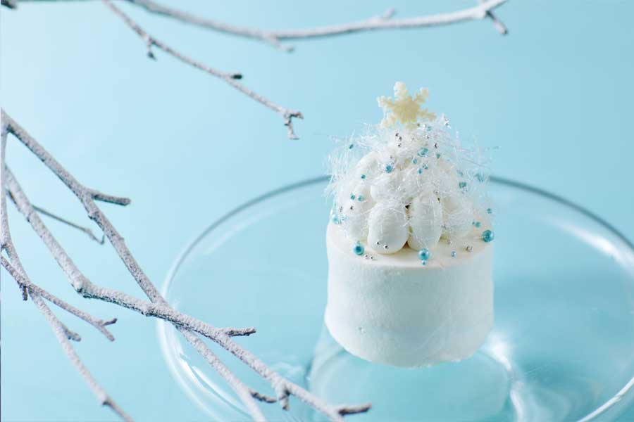 キラキラと輝く真っ白な霧氷クリスマスケーキが新発売！