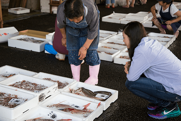 Morning market at Ogami (Fukae) fishing port