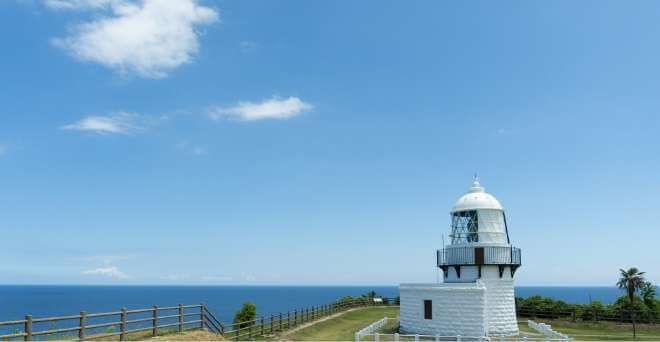 禄剛崎・禄剛埼灯台（ろっこうさき）