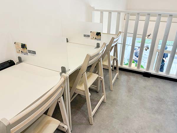 en–Hostel & Café bar内観1